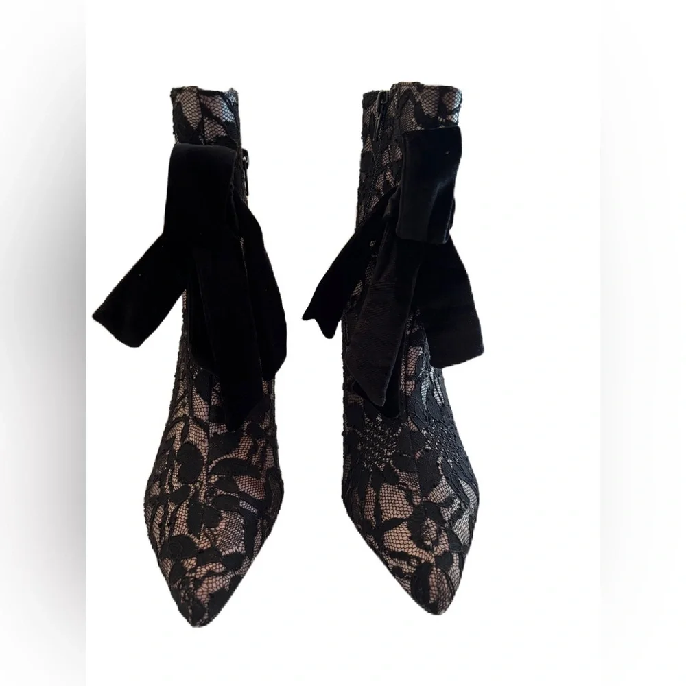 Joyfolie Cadence Black Lace Booties Size 7